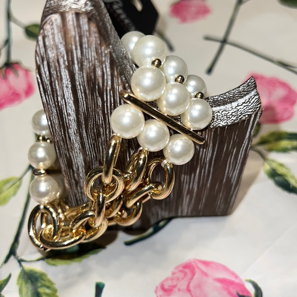 New Finesse Accessories Chunky Gold Tone Link Faux Pearl Beaded Stretch Bracelet